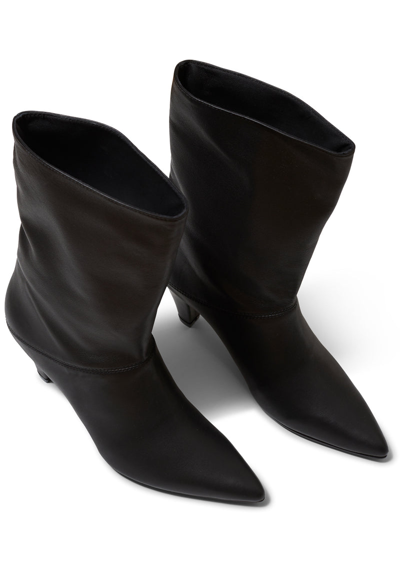 Cheke Boot Black